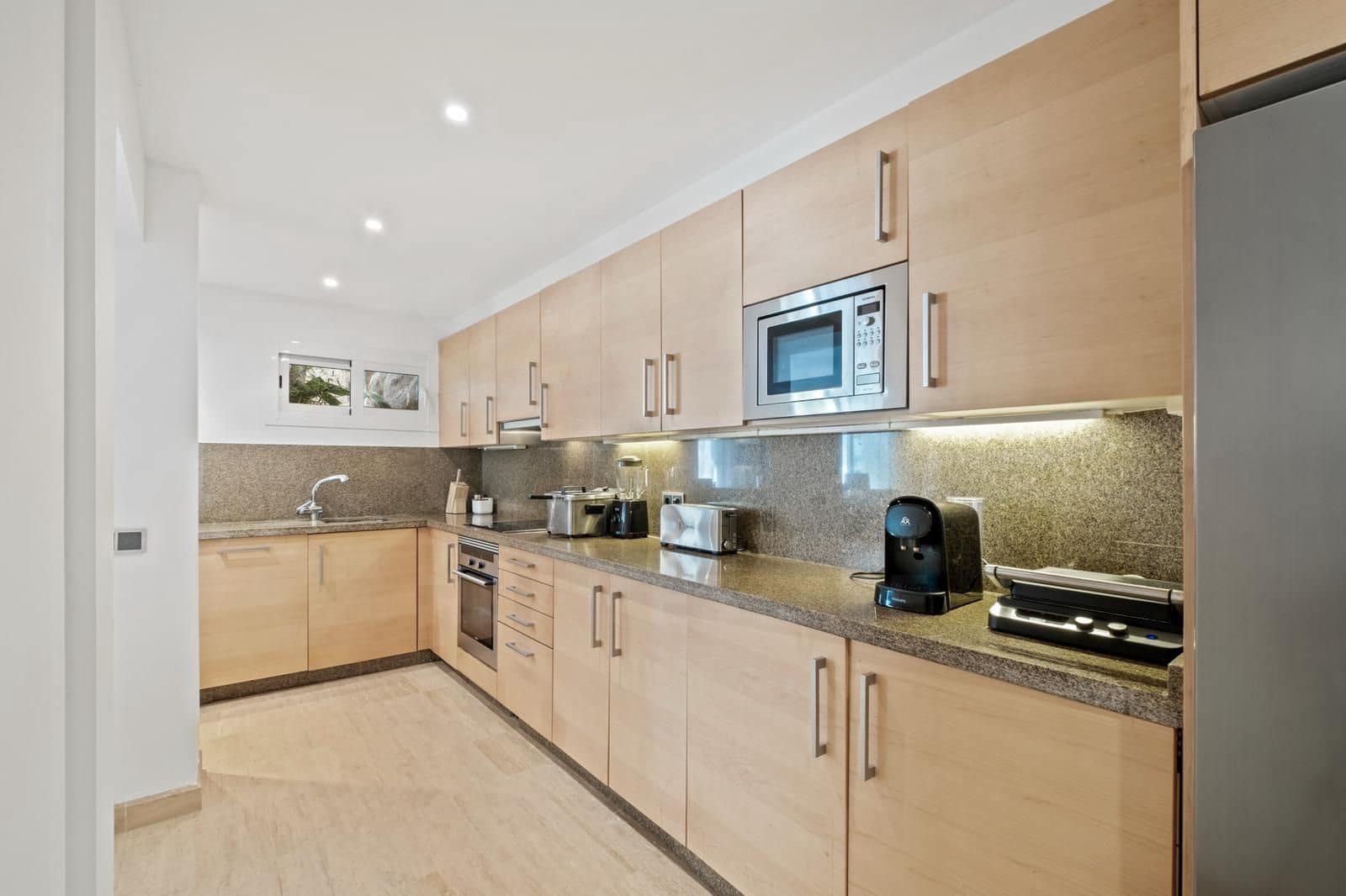 1 quarto Apartamento para venda em Marbella com piscina - 695 000 € (Ref: 9988252)