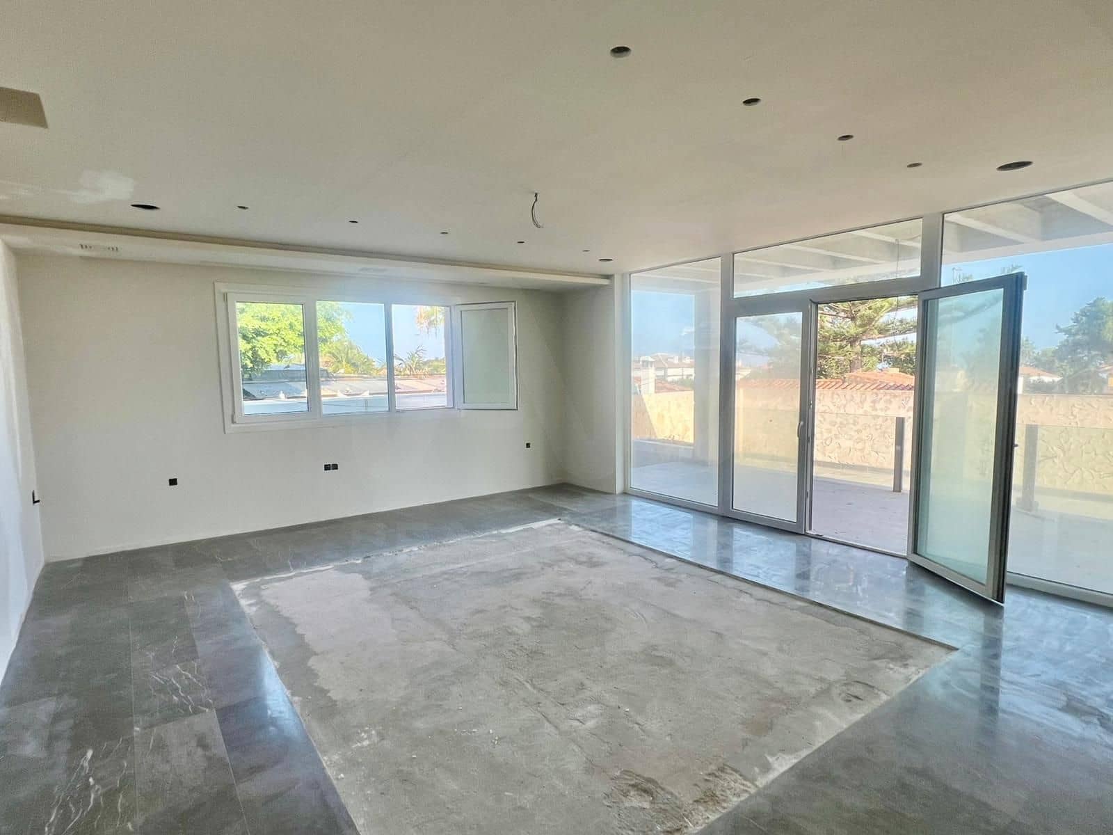 9 quarto Casa em Banda para venda em Rincon de la Victoria com piscina garagem - 893 000 € (Ref: 9988255)