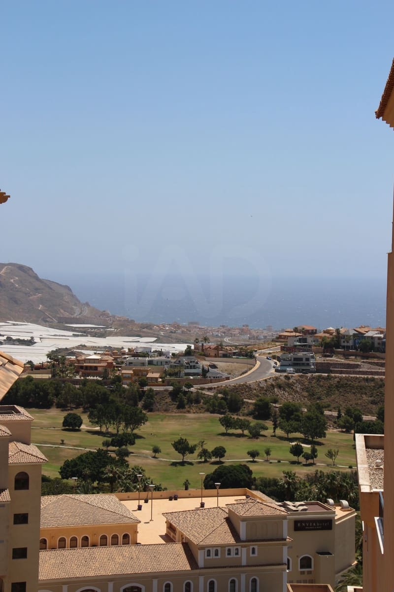 2 Zimmer Apartment zu verkaufen in Almeria Stadt mit Pool Garage - 175.000 € (Ref: 9988256)