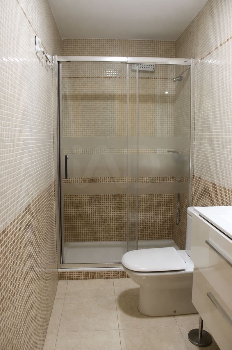 2 Zimmer Apartment zu verkaufen in Almeria Stadt mit Pool Garage - 175.000 € (Ref: 9988256)