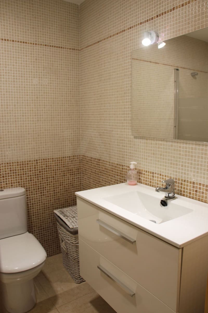 2 Zimmer Apartment zu verkaufen in Almeria Stadt mit Pool Garage - 175.000 € (Ref: 9988256)