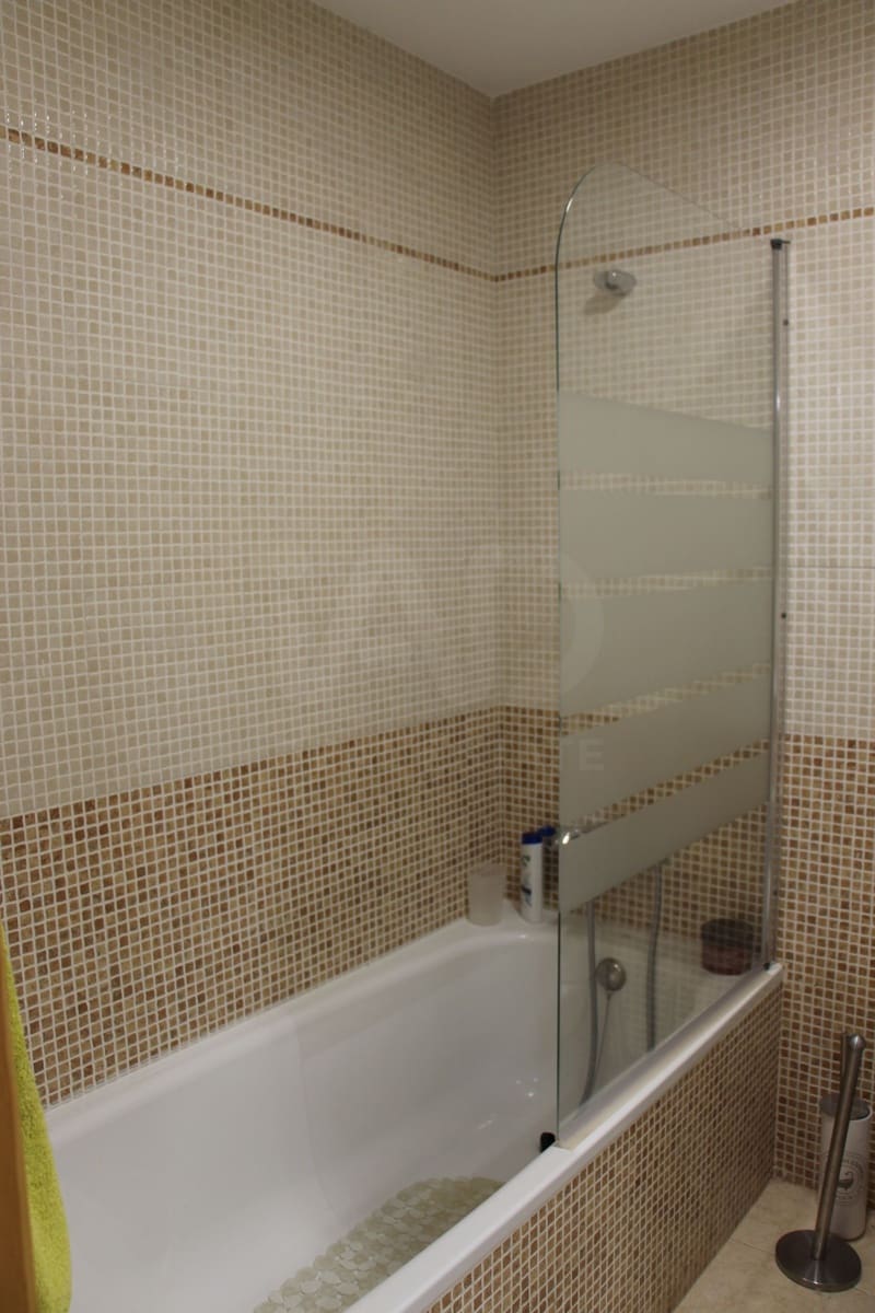 2 Zimmer Apartment zu verkaufen in Almeria Stadt mit Pool Garage - 175.000 € (Ref: 9988256)