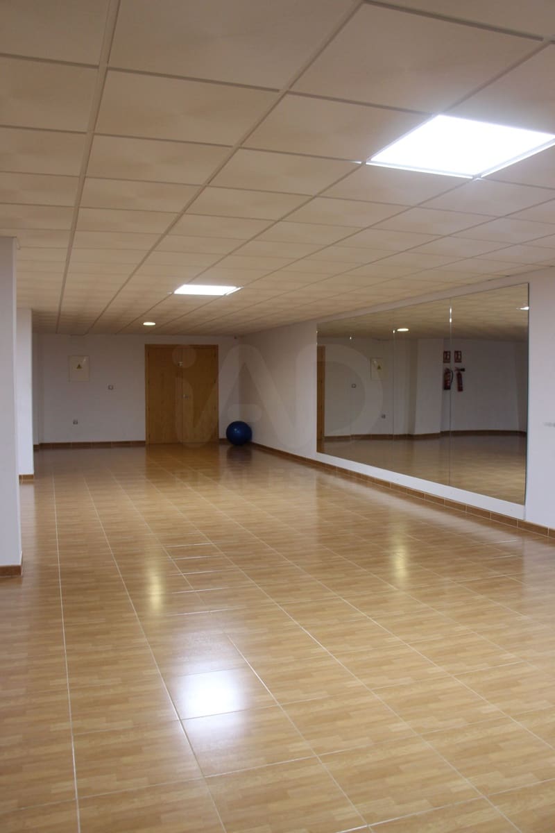 2 Zimmer Apartment zu verkaufen in Almeria Stadt mit Pool Garage - 175.000 € (Ref: 9988256)