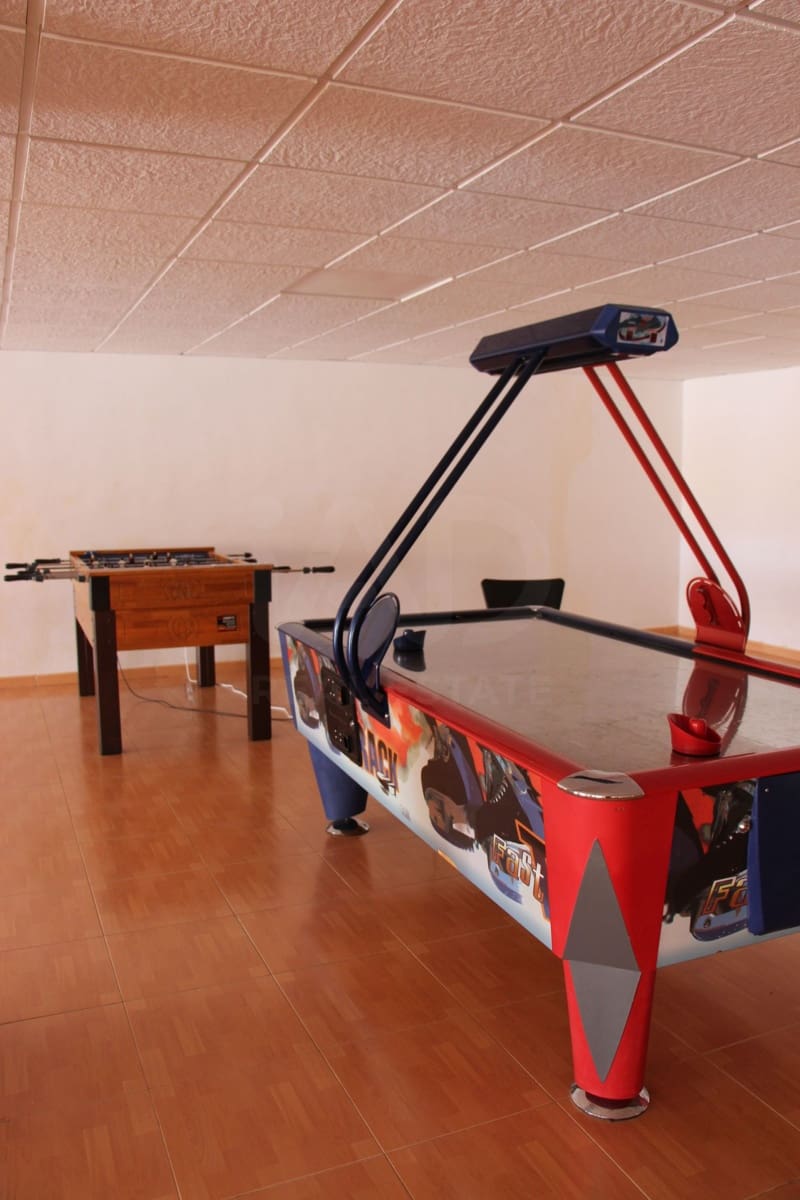 2 Zimmer Apartment zu verkaufen in Almeria Stadt mit Pool Garage - 175.000 € (Ref: 9988256)