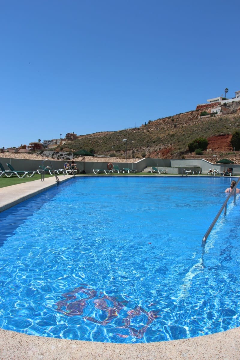 2 Zimmer Apartment zu verkaufen in Almeria Stadt mit Pool Garage - 175.000 € (Ref: 9988256)
