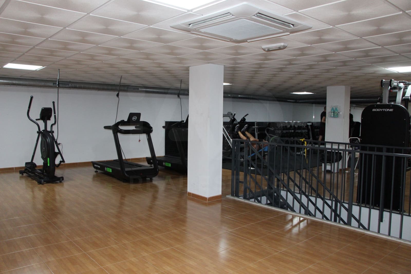 2 Zimmer Apartment zu verkaufen in Almeria Stadt mit Pool Garage - 175.000 € (Ref: 9988256)