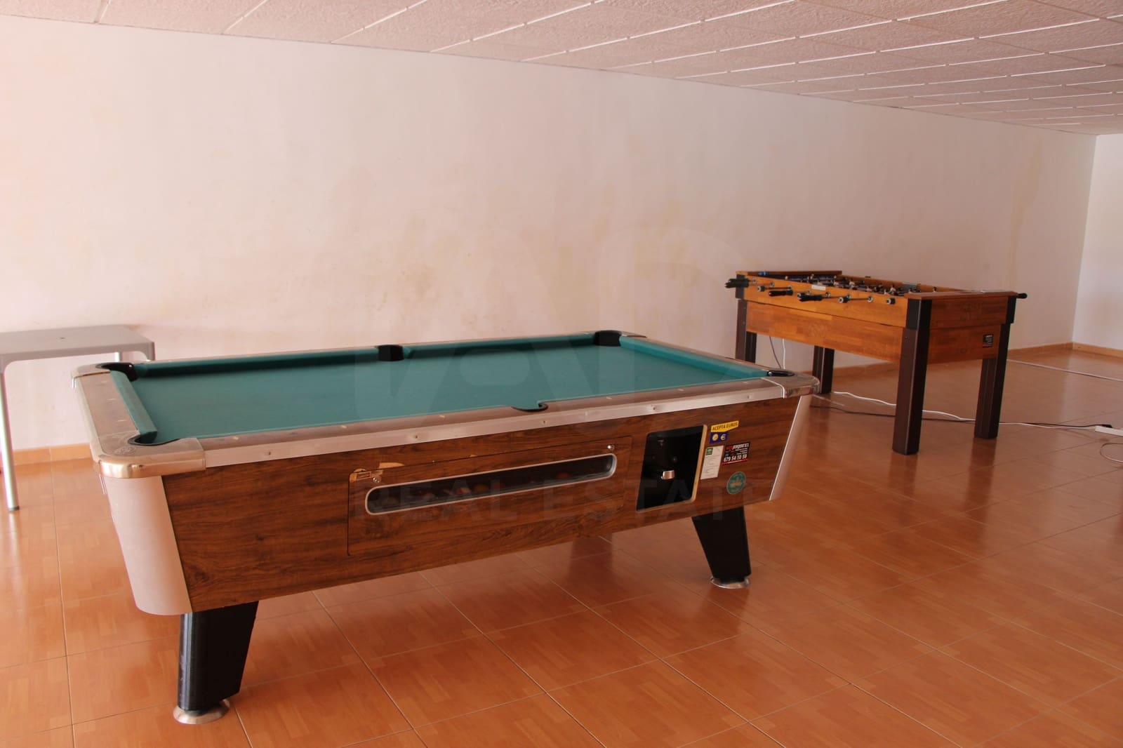 2 Zimmer Apartment zu verkaufen in Almeria Stadt mit Pool Garage - 175.000 € (Ref: 9988256)