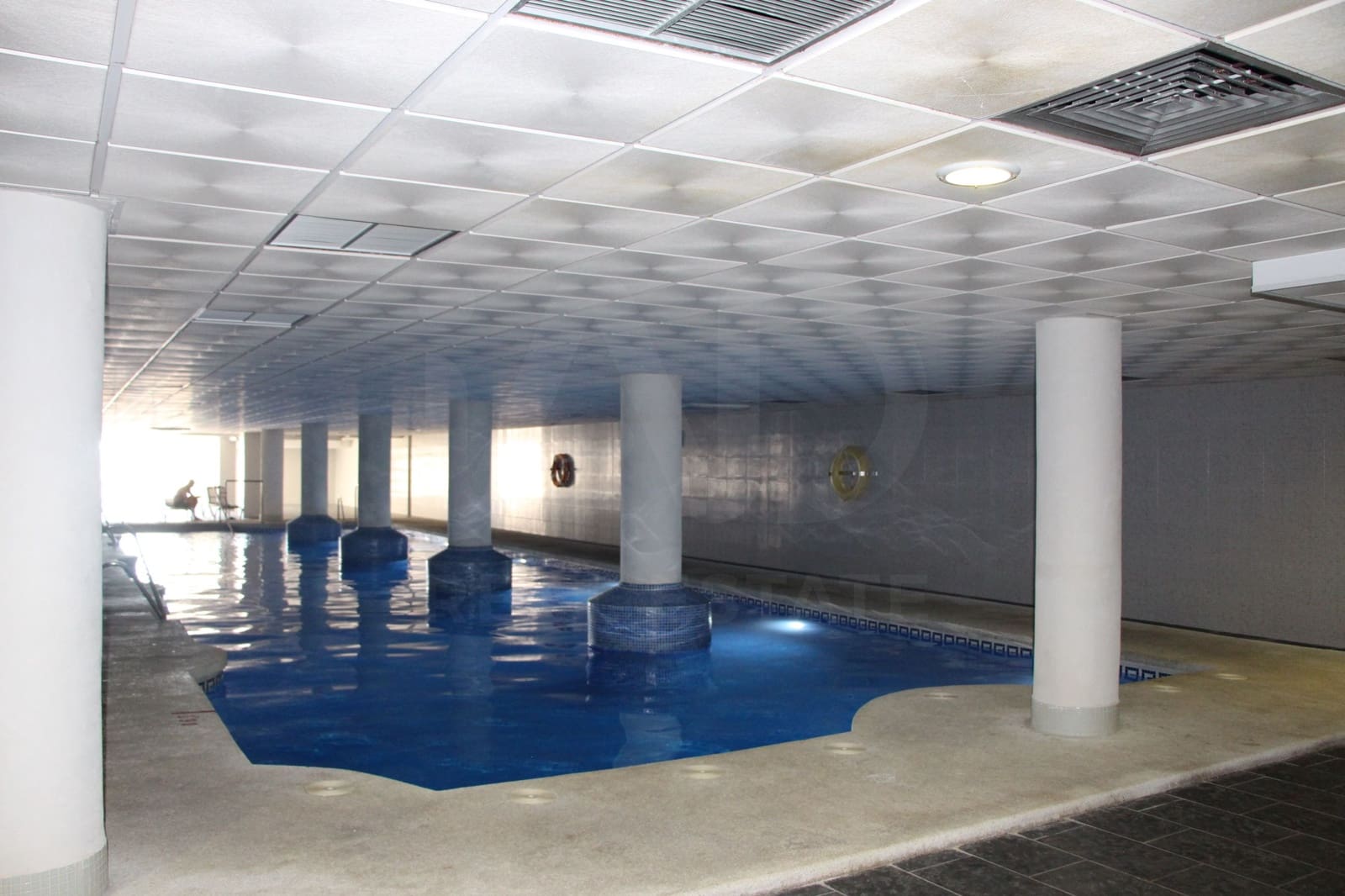 2 Zimmer Apartment zu verkaufen in Almeria Stadt mit Pool Garage - 175.000 € (Ref: 9988256)