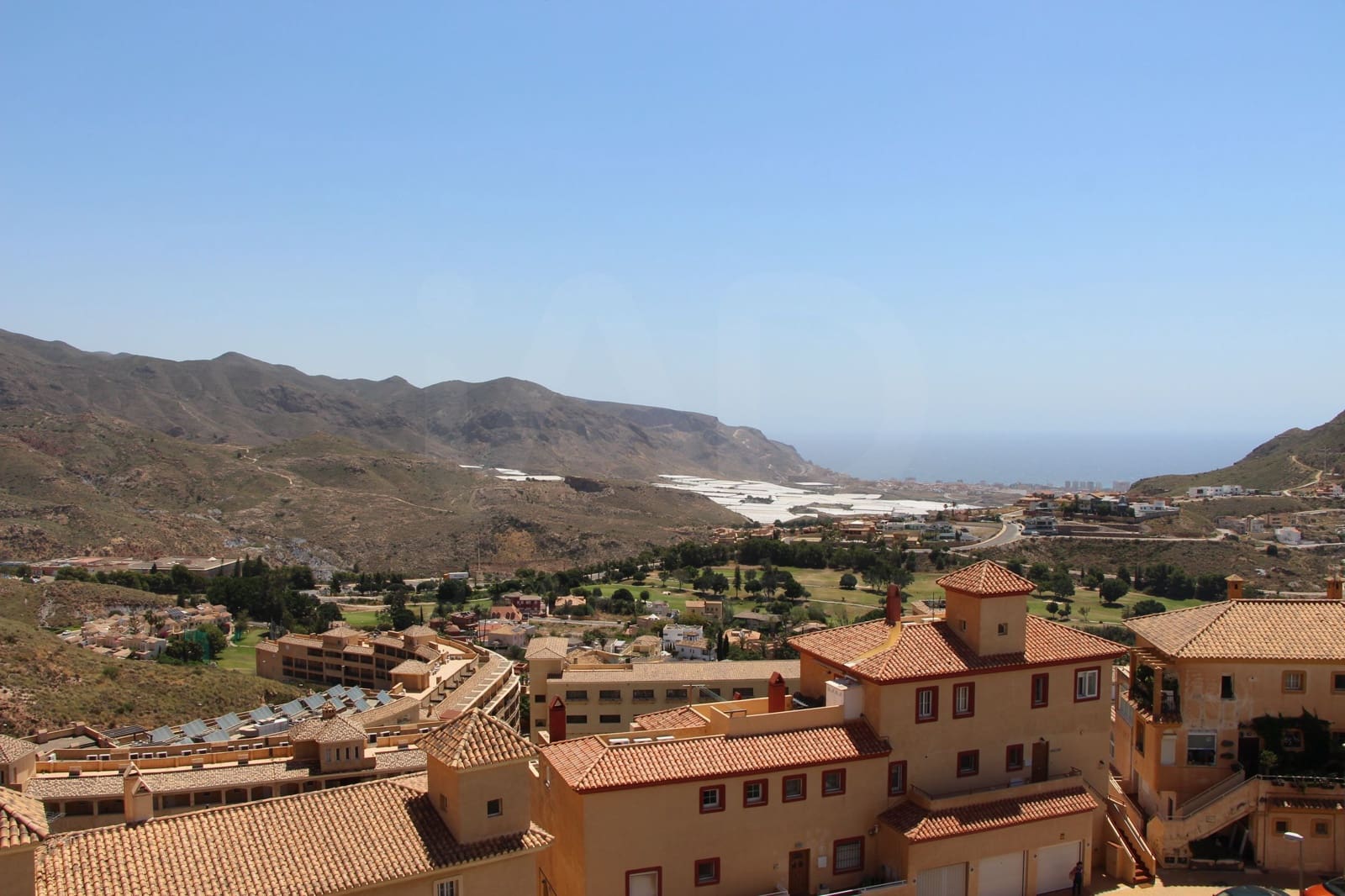 2 Zimmer Apartment zu verkaufen in Almeria Stadt mit Pool Garage - 175.000 € (Ref: 9988256)