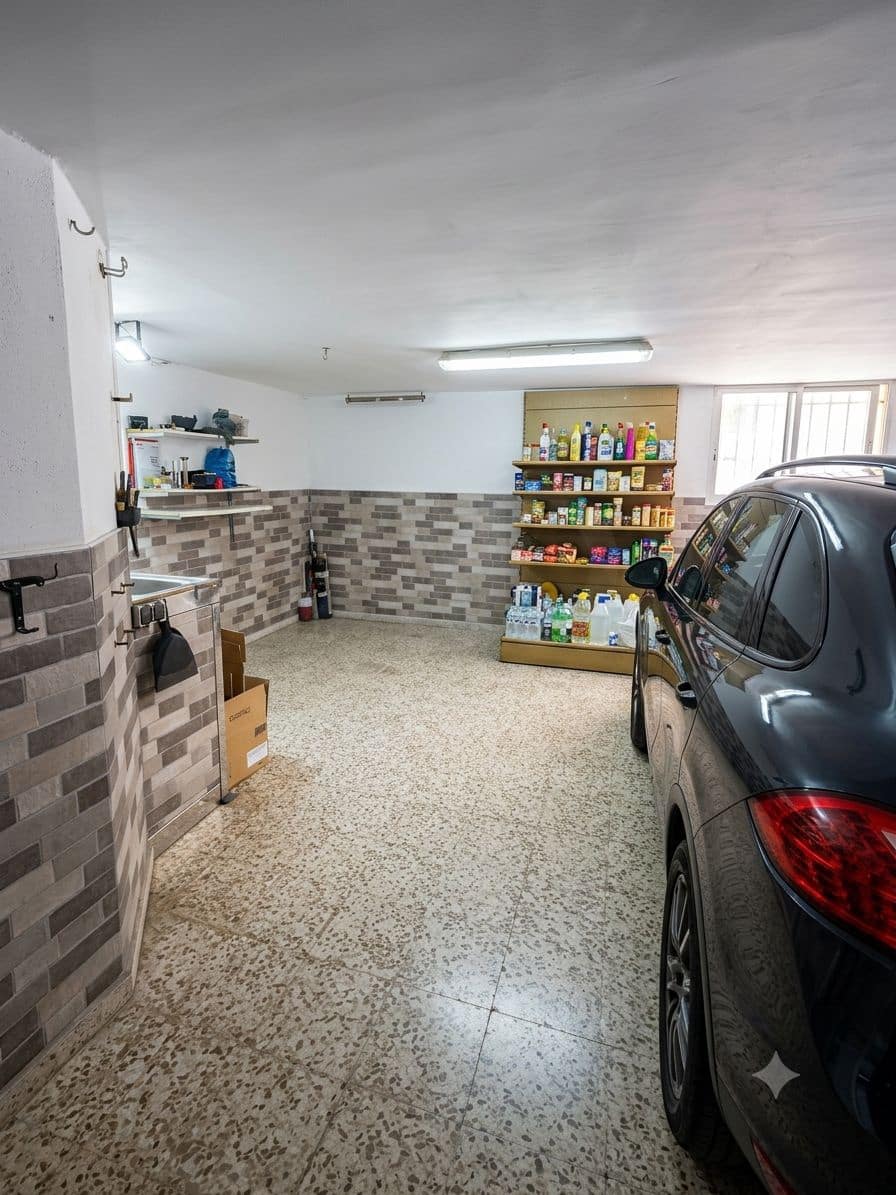 5 soverom Rekkehus til salgs i Leon by med garasje - € 259 000 (Ref: 9988257)