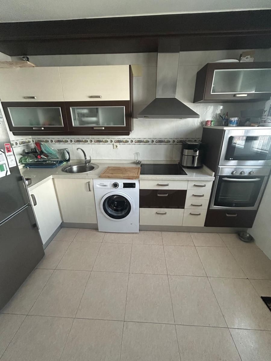 5 soverom Rekkehus til salgs i Leon by med garasje - € 259 000 (Ref: 9988257)