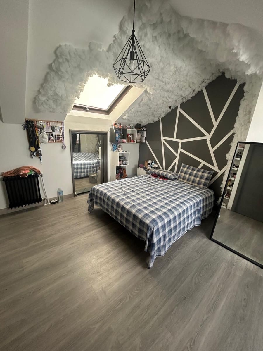 5 soverom Rekkehus til salgs i Leon by med garasje - € 259 000 (Ref: 9988257)