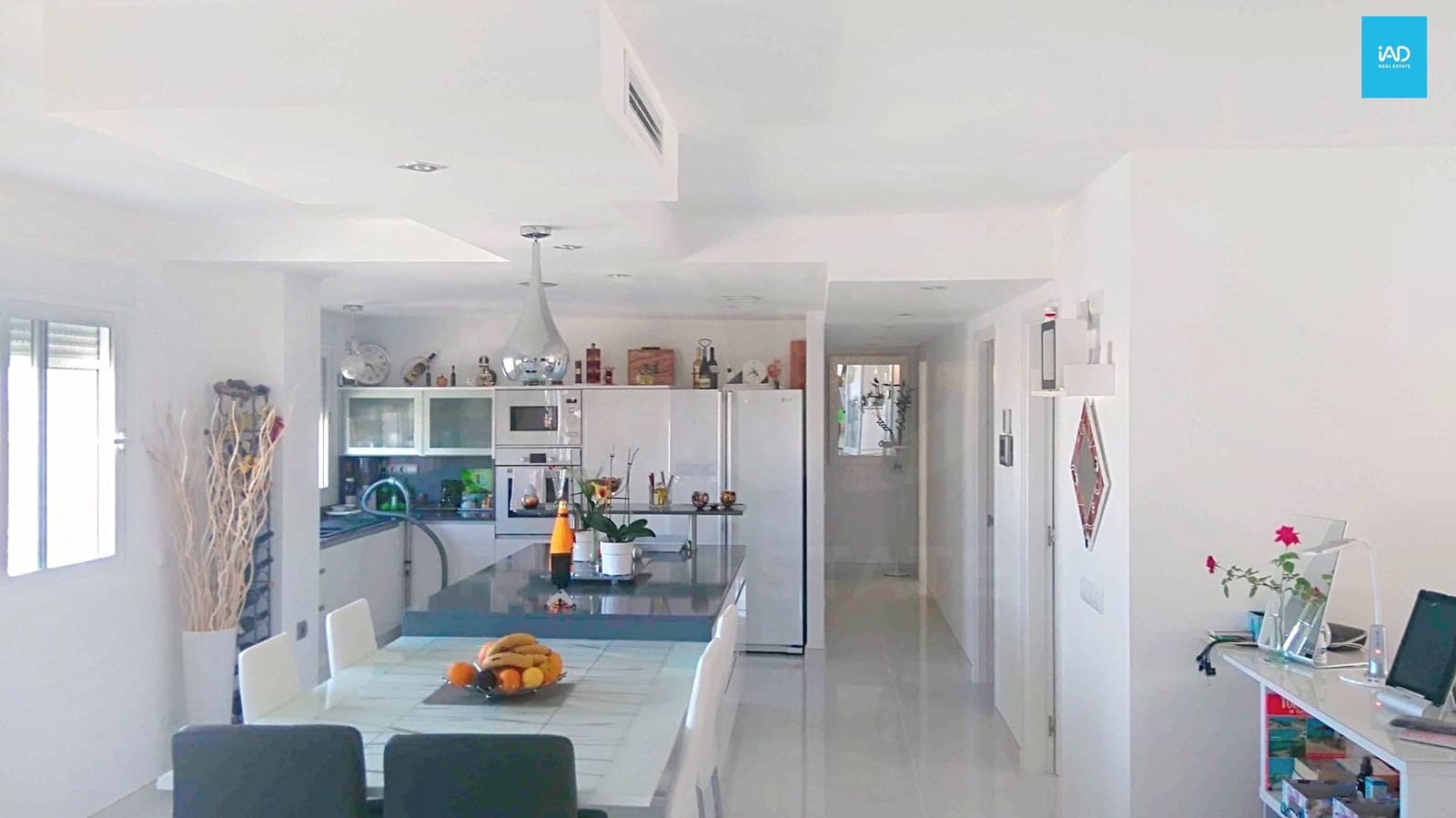 Commercial for sale in Ibiza / Eivissa town - € 3,700,000 (Ref: 9988258)
