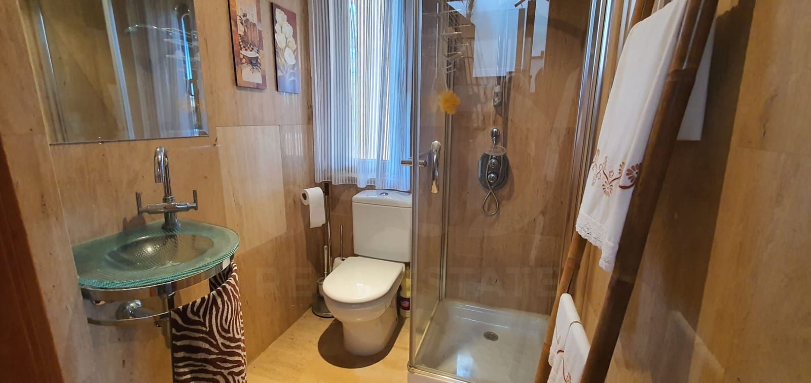 6 bedroom Townhouse for sale in Salamanca city with garage - € 520,000 (Ref: 9988261)
