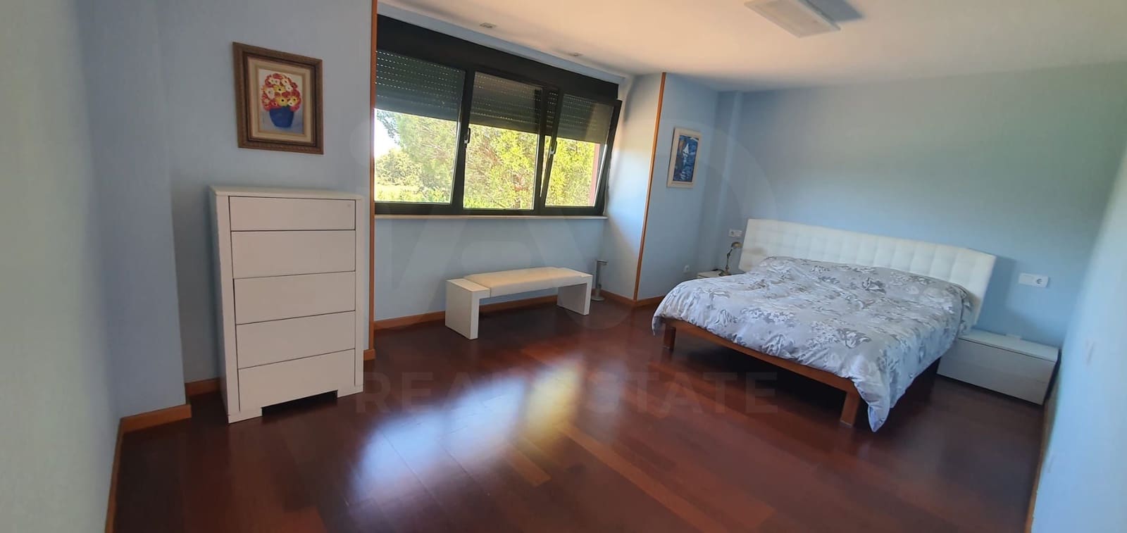 6 bedroom Townhouse for sale in Salamanca city with garage - € 520,000 (Ref: 9988261)