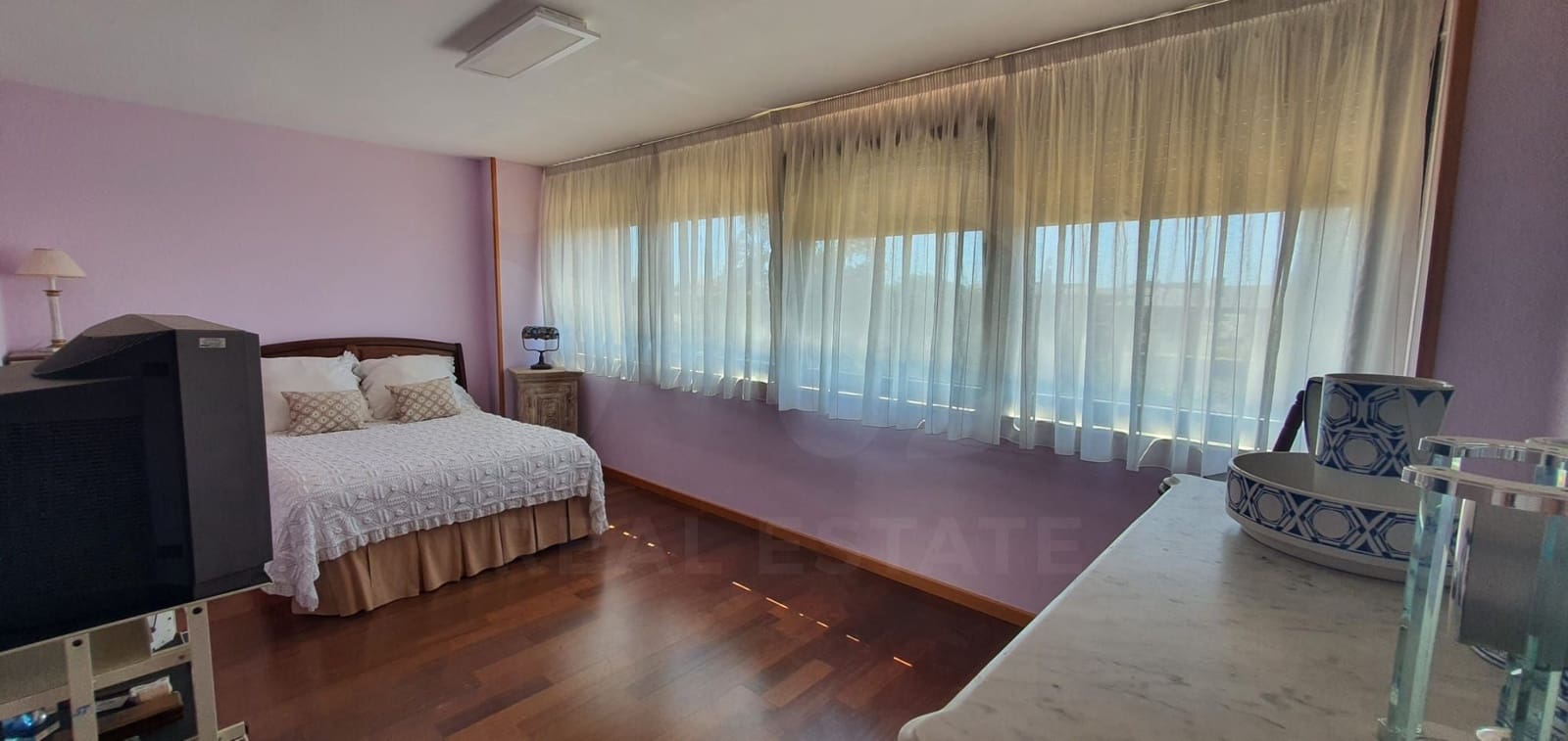 6 bedroom Townhouse for sale in Salamanca city with garage - € 520,000 (Ref: 9988261)