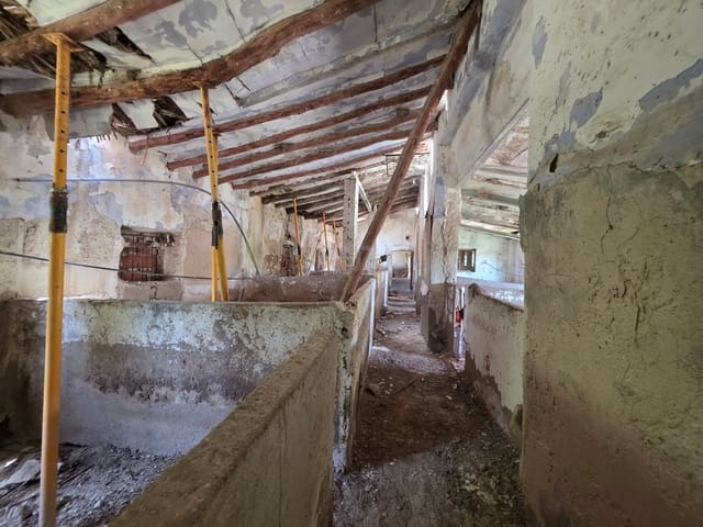 Finca/Landehus til salg i Calasparra - € 29.000 (Ref: 9988262)