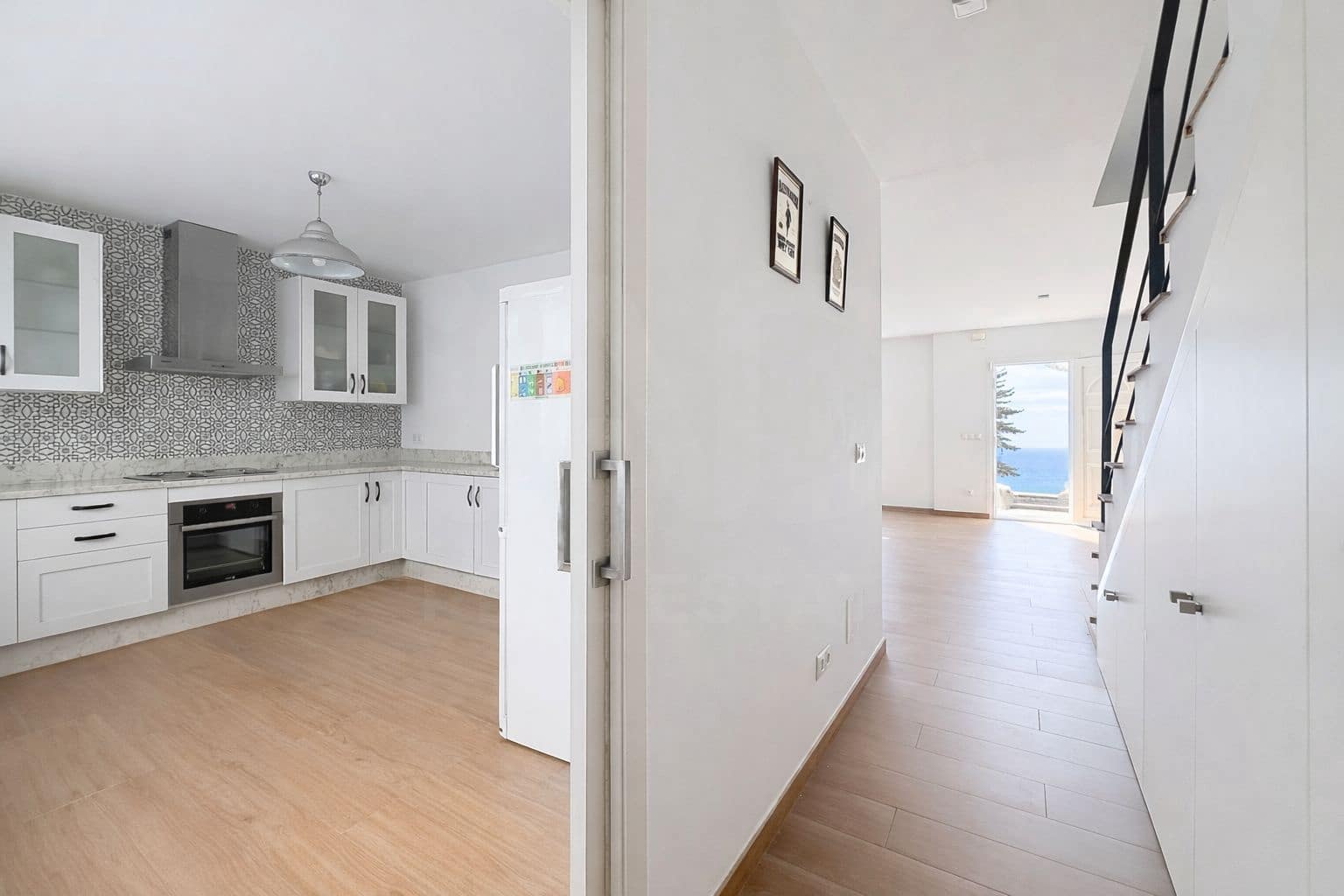 2 makuuhuone Omakotitalo myytävänä paikassa Lagos - 385 000 € (Ref: 9988263)