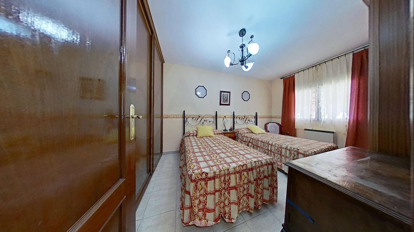 5 slaapkamer Huis te koop in Toledo stad met garage - € 296.000 (Ref: 9988265)