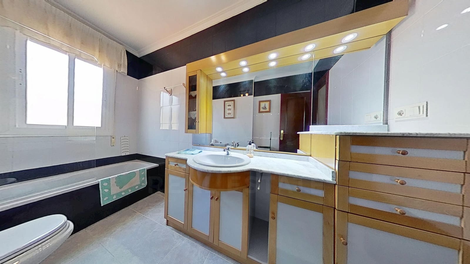 5 slaapkamer Huis te koop in Toledo stad met garage - € 296.000 (Ref: 9988265)