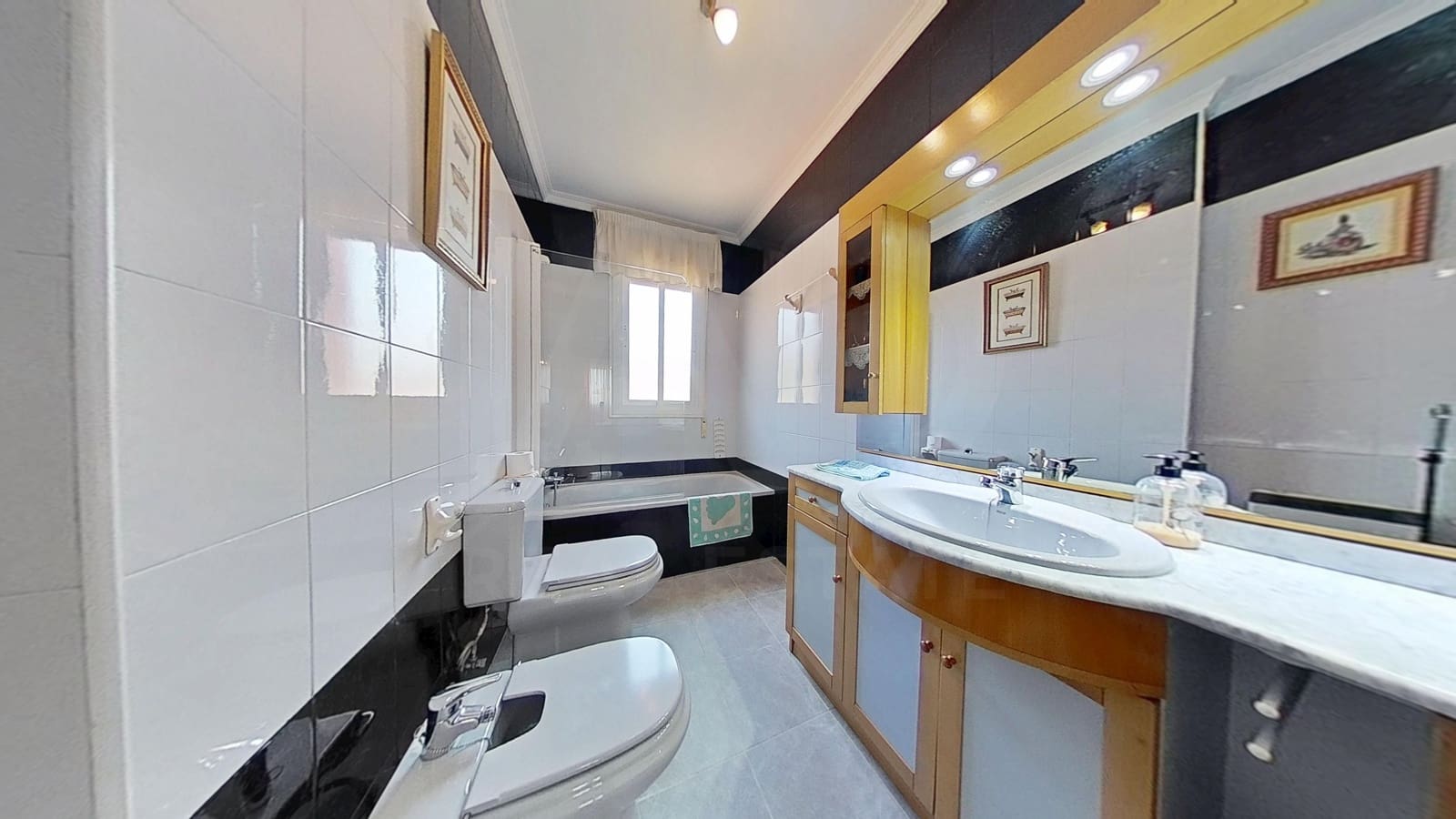 5 slaapkamer Huis te koop in Toledo stad met garage - € 296.000 (Ref: 9988265)