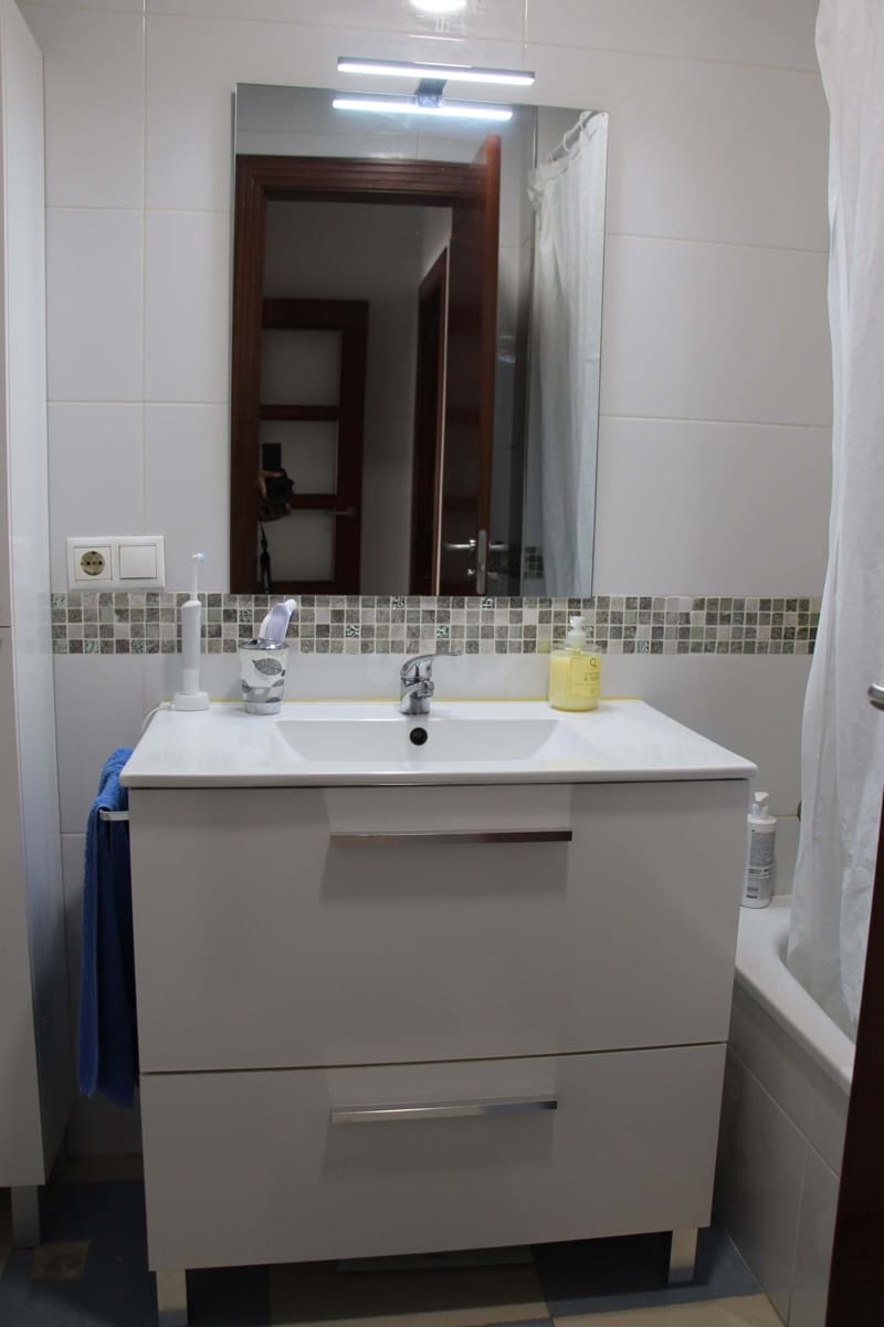 3 Zimmer Apartment zu verkaufen in Almeria Stadt mit Pool Garage - 168.000 € (Ref: 9988269)