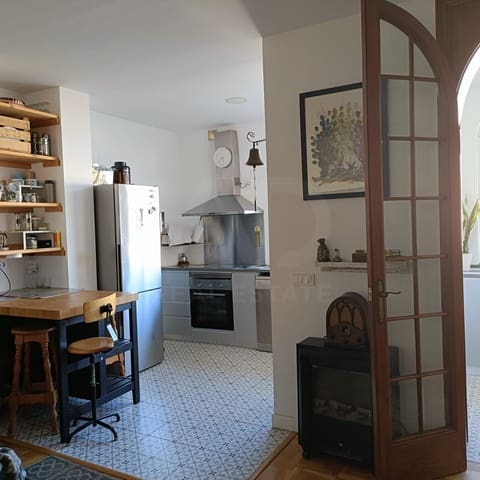 4 soverom Leilighet til salgs i La Vila de Gràcia, Barcelona by - € 780 000 (Ref: 9988271)