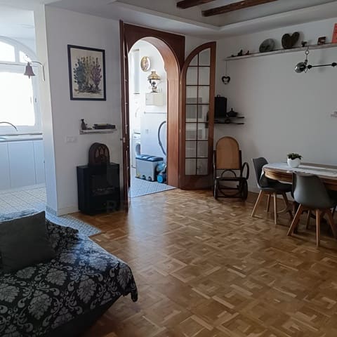 4 soverom Leilighet til salgs i La Vila de Gràcia, Barcelona by - € 780 000 (Ref: 9988271)