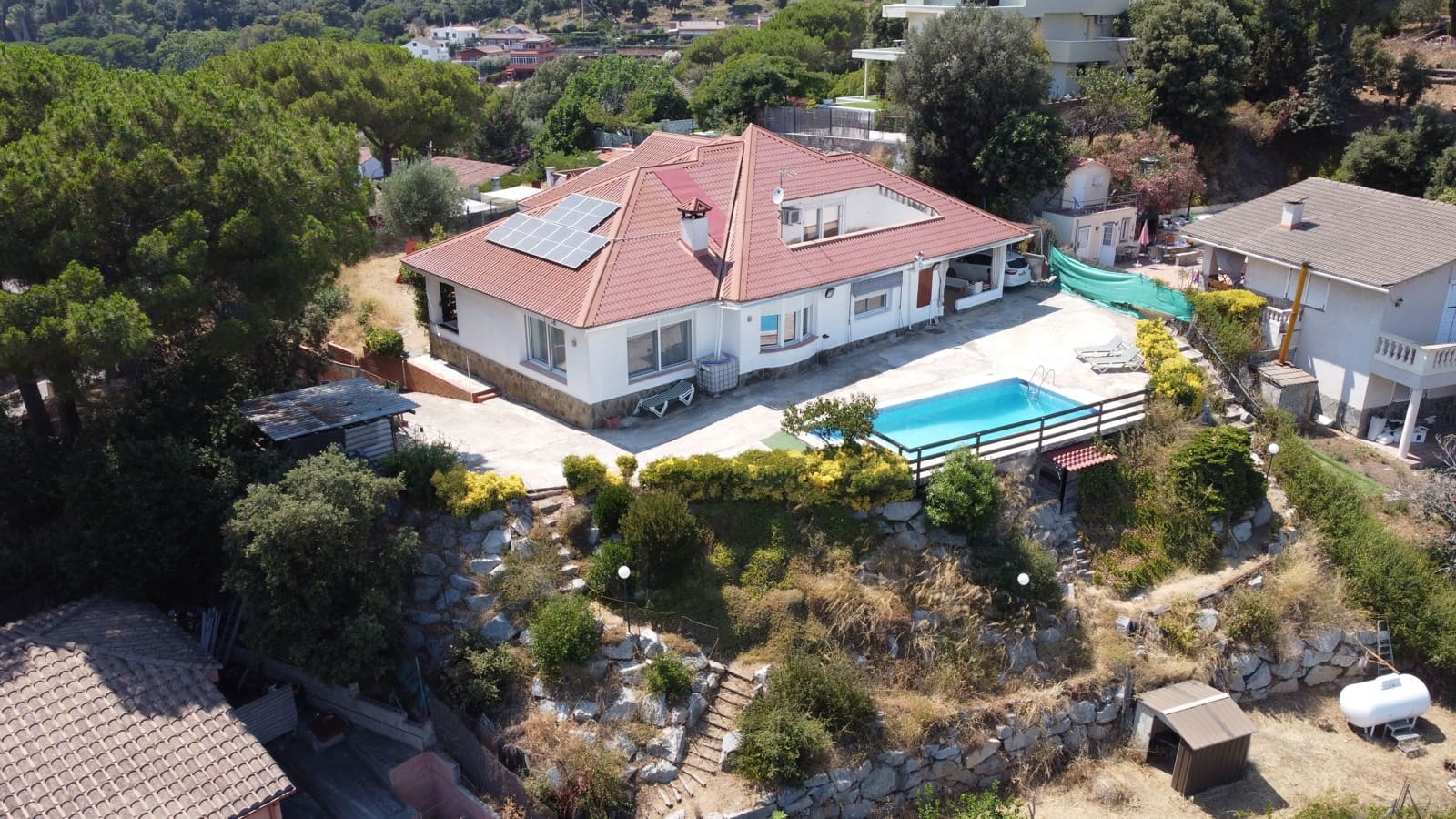 5 Zimmer Haus zu verkaufen in Barcelona Stadt mit Pool - 525.000 € (Ref: 9988272)