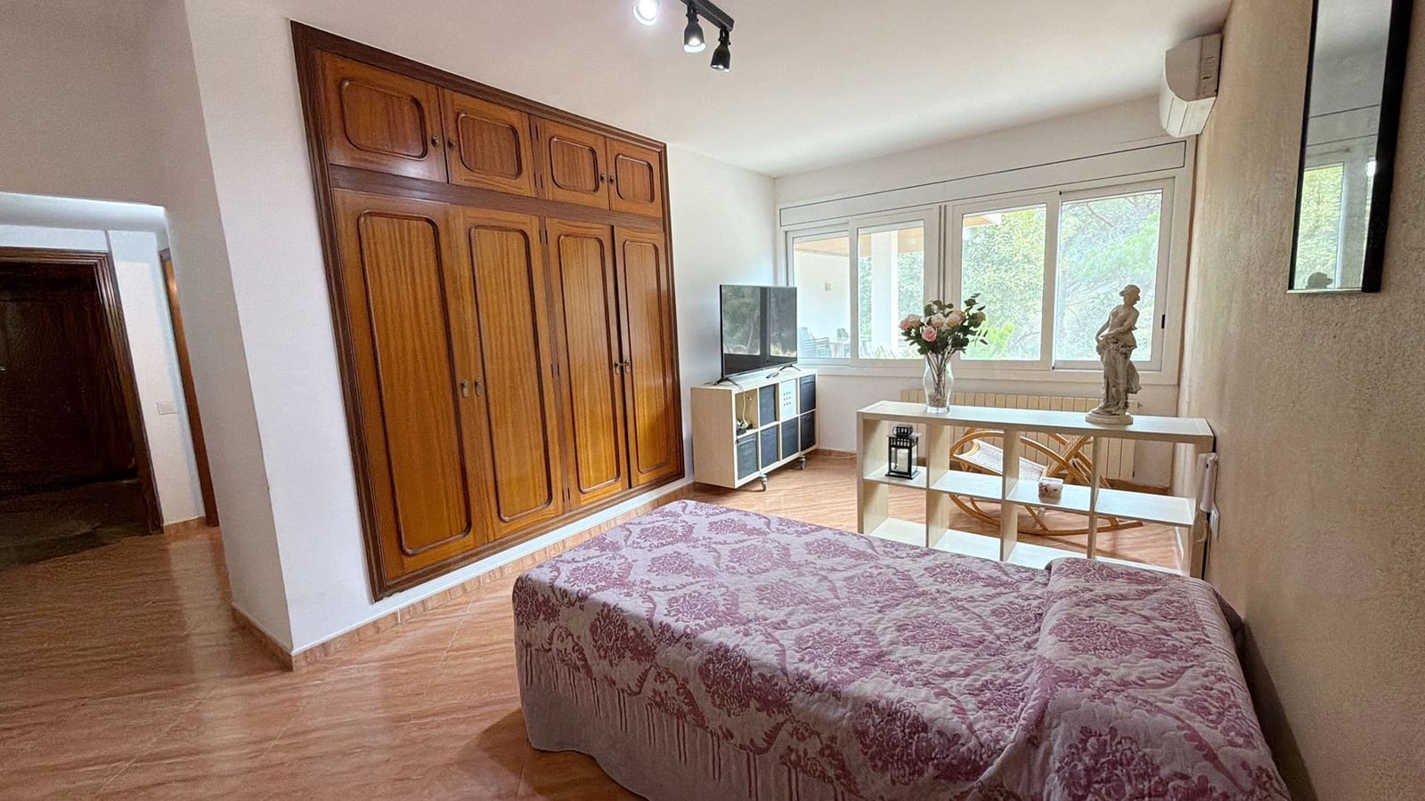 5 Zimmer Haus zu verkaufen in Barcelona Stadt mit Pool - 525.000 € (Ref: 9988272)