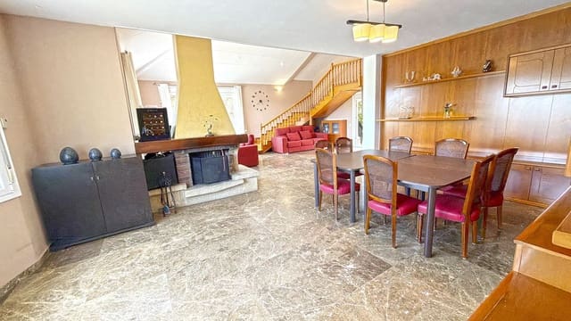5 Zimmer Haus zu verkaufen in Barcelona Stadt mit Pool - 525.000 € (Ref: 9988272)