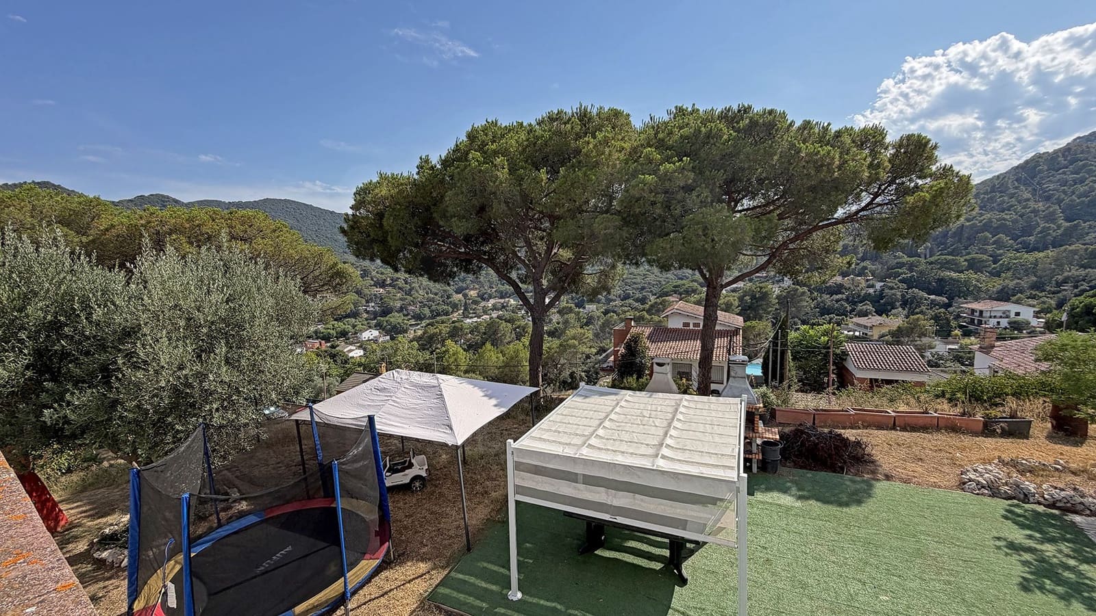 5 Zimmer Haus zu verkaufen in Barcelona Stadt mit Pool - 525.000 € (Ref: 9988272)