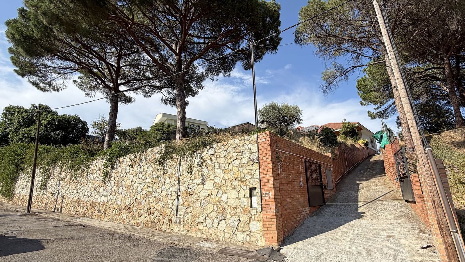 5 Zimmer Haus zu verkaufen in Barcelona Stadt mit Pool - 525.000 € (Ref: 9988272)