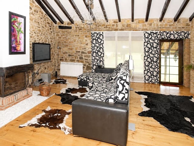 3 Zimmer Haus zu verkaufen in Anievas mit Pool Garage - 360.000 € (Ref: 9988278)