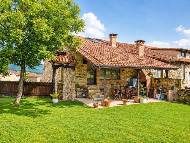 3 Zimmer Haus zu verkaufen in Anievas mit Pool Garage - 360.000 € (Ref: 9988278)