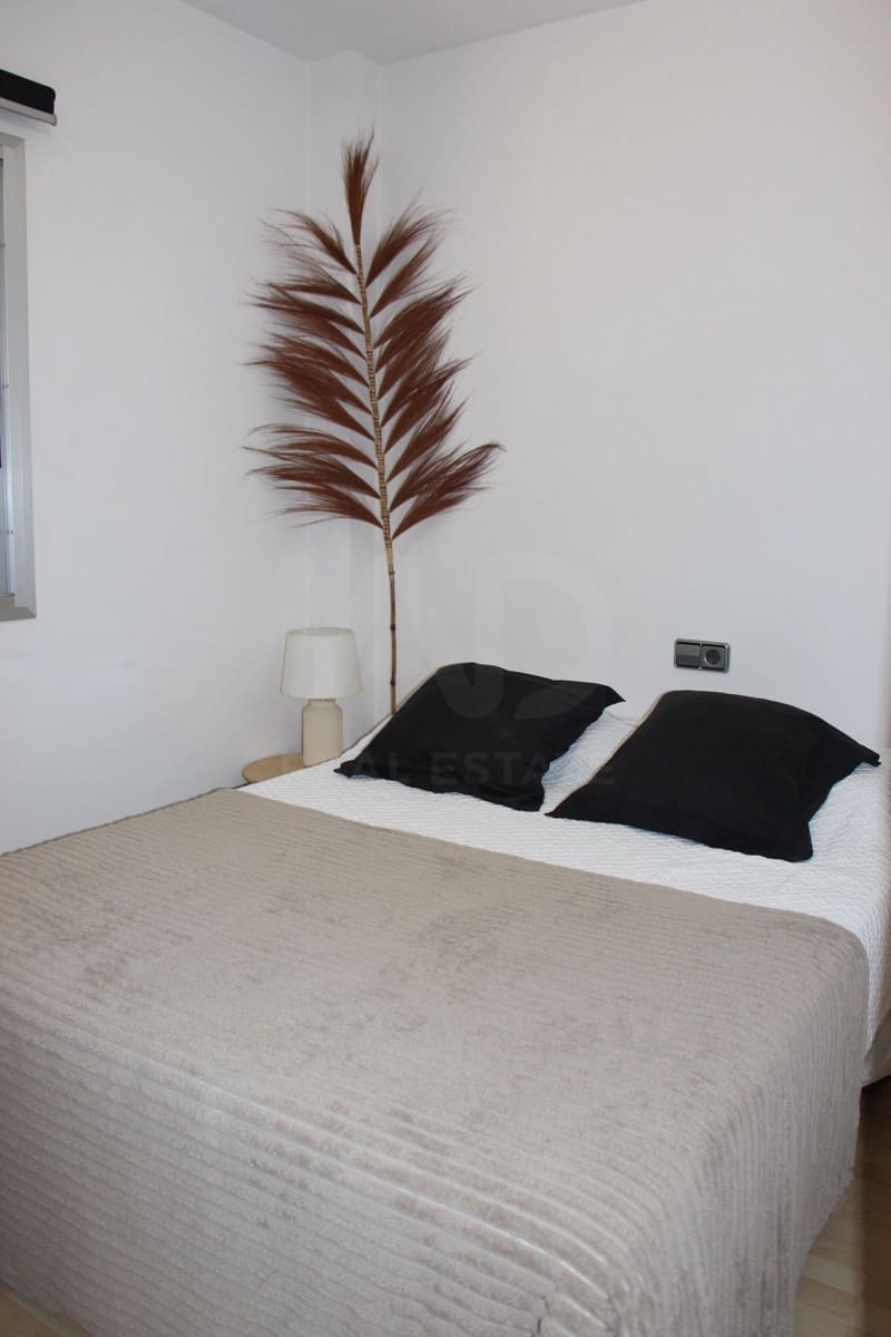 2 soveværelse Lejlighed til salg i Almeria by med swimmingpool garage - € 209.000 (Ref: 9988283)