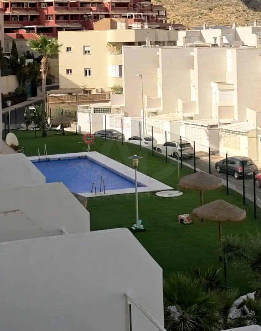 2 soveværelse Lejlighed til salg i Almeria by med swimmingpool garage - € 209.000 (Ref: 9988283)