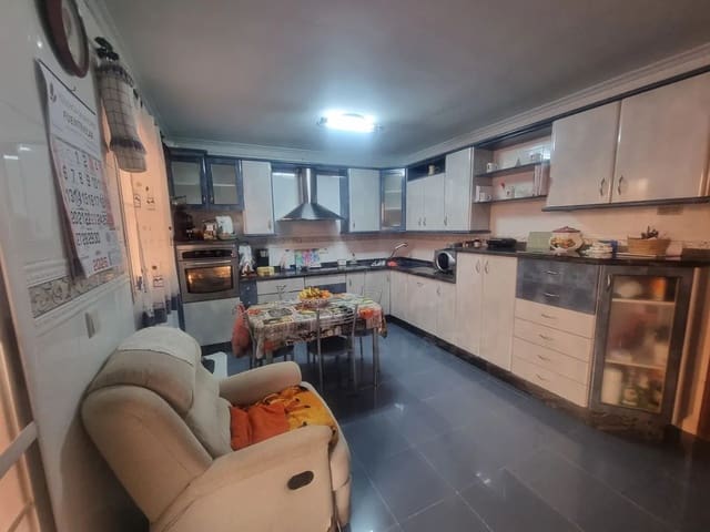 4 slaapkamer Rijtjeshuis te koop in Los Molinos - Villa Blanca, Almería stad met garage - € 430.500 (Ref: 9988286)