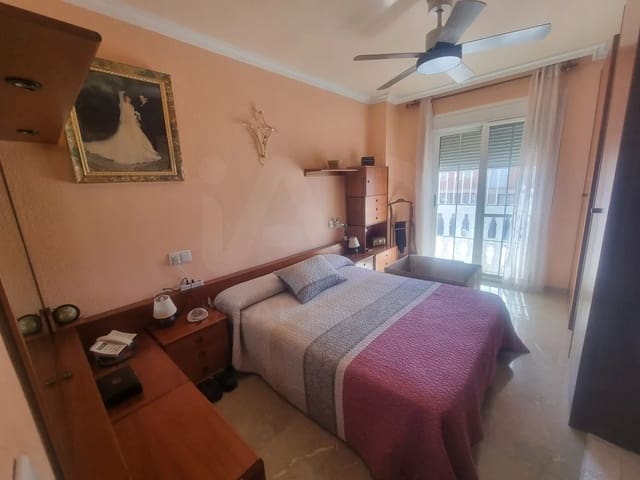 4 slaapkamer Rijtjeshuis te koop in Los Molinos - Villa Blanca, Almería stad met garage - € 430.500 (Ref: 9988286)