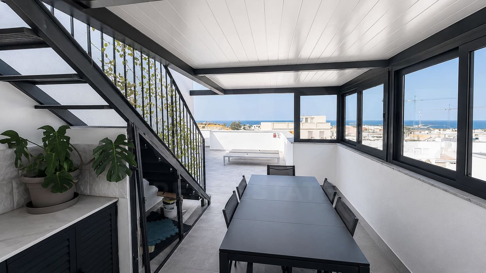 2 soverom Penthouse til salgs i Cadiz by med garasje - € 690 000 (Ref: 9988288)