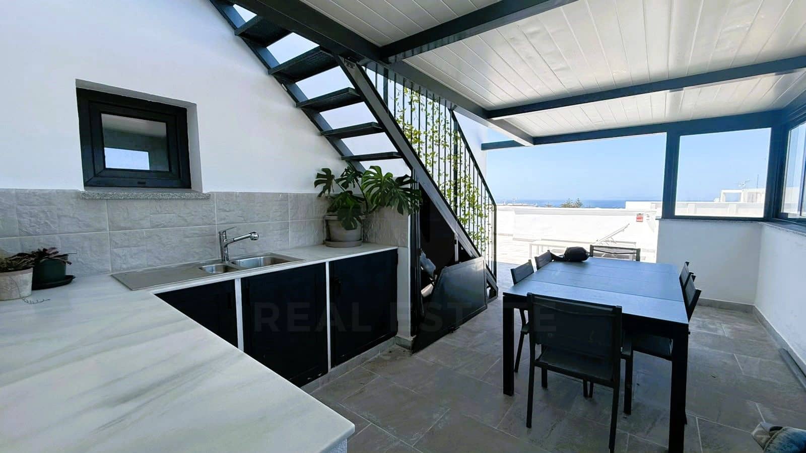 2 soverom Penthouse til salgs i Cadiz by med garasje - € 690 000 (Ref: 9988288)