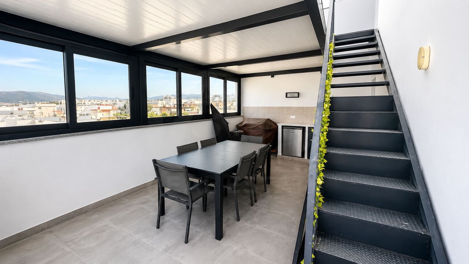 2 soverom Penthouse til salgs i Cadiz by med garasje - € 690 000 (Ref: 9988288)