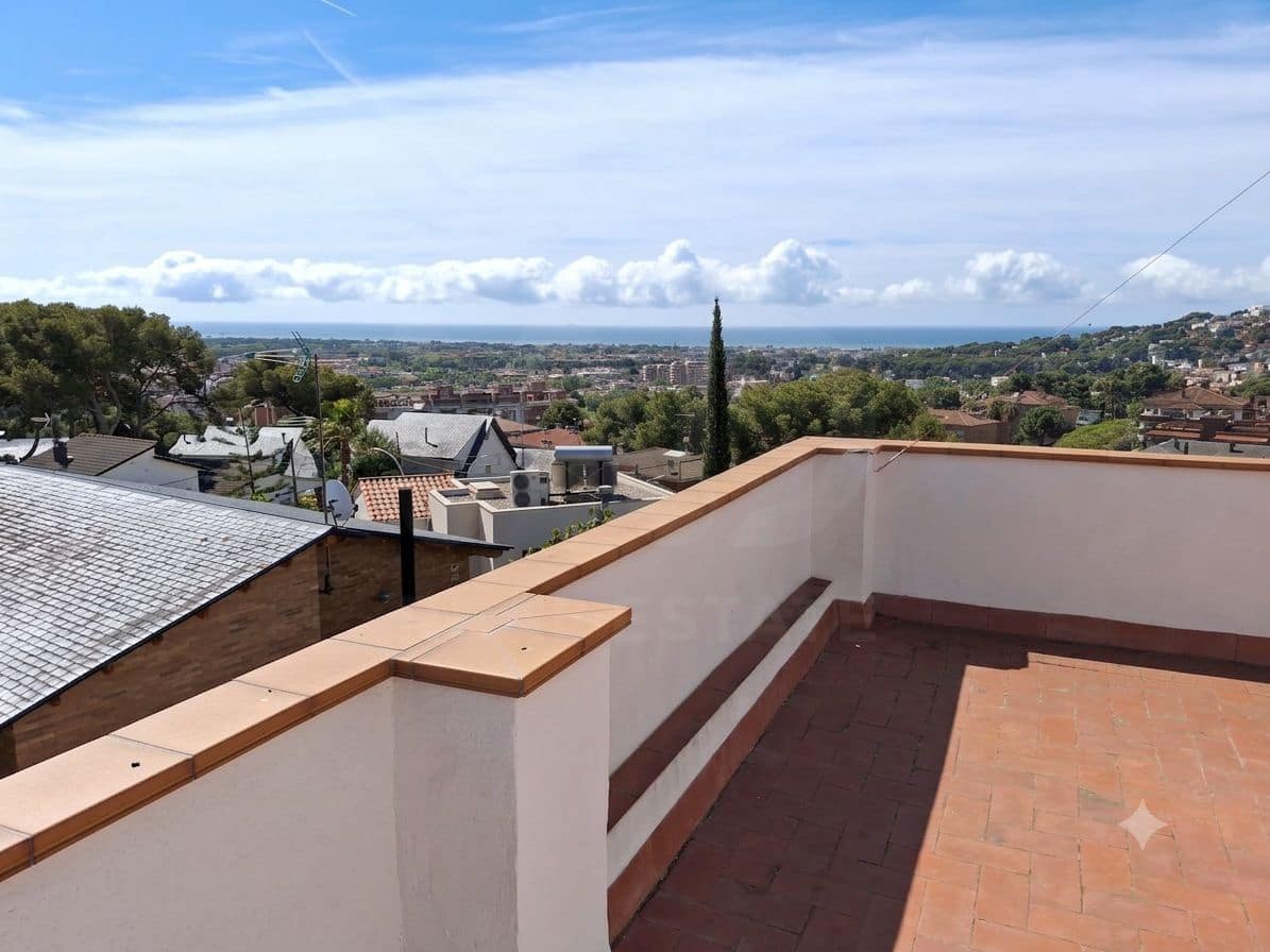 5 quarto Moradia em Banda para venda em Barcelona cidade com piscina garagem - 995 000 € (Ref: 9988290)