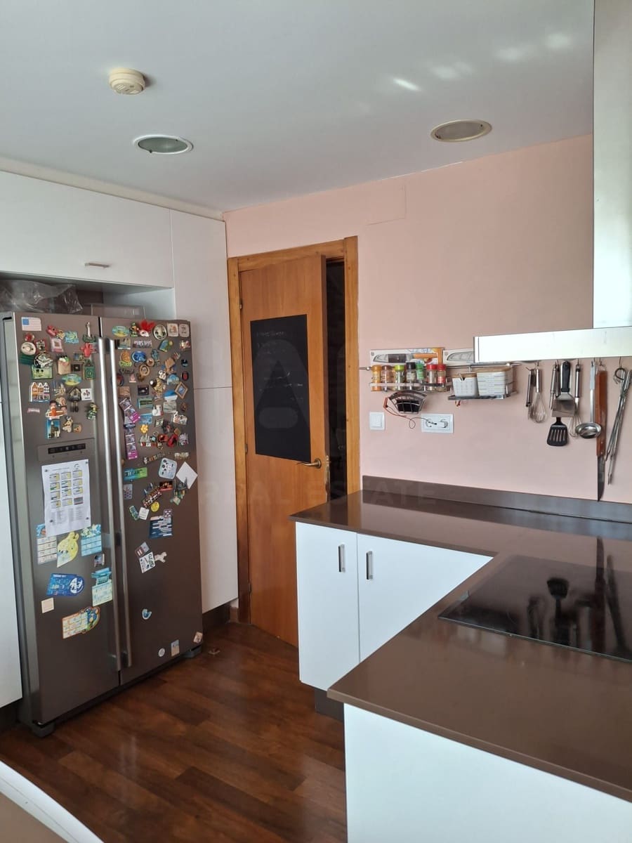 5 quarto Moradia em Banda para venda em Barcelona cidade com piscina garagem - 995 000 € (Ref: 9988290)