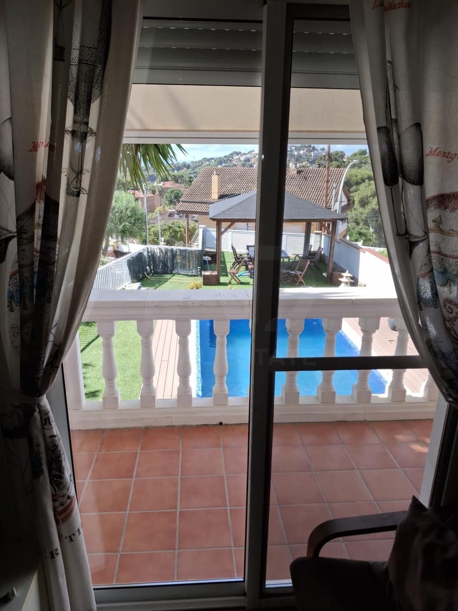 5 quarto Moradia em Banda para venda em Barcelona cidade com piscina garagem - 995 000 € (Ref: 9988290)