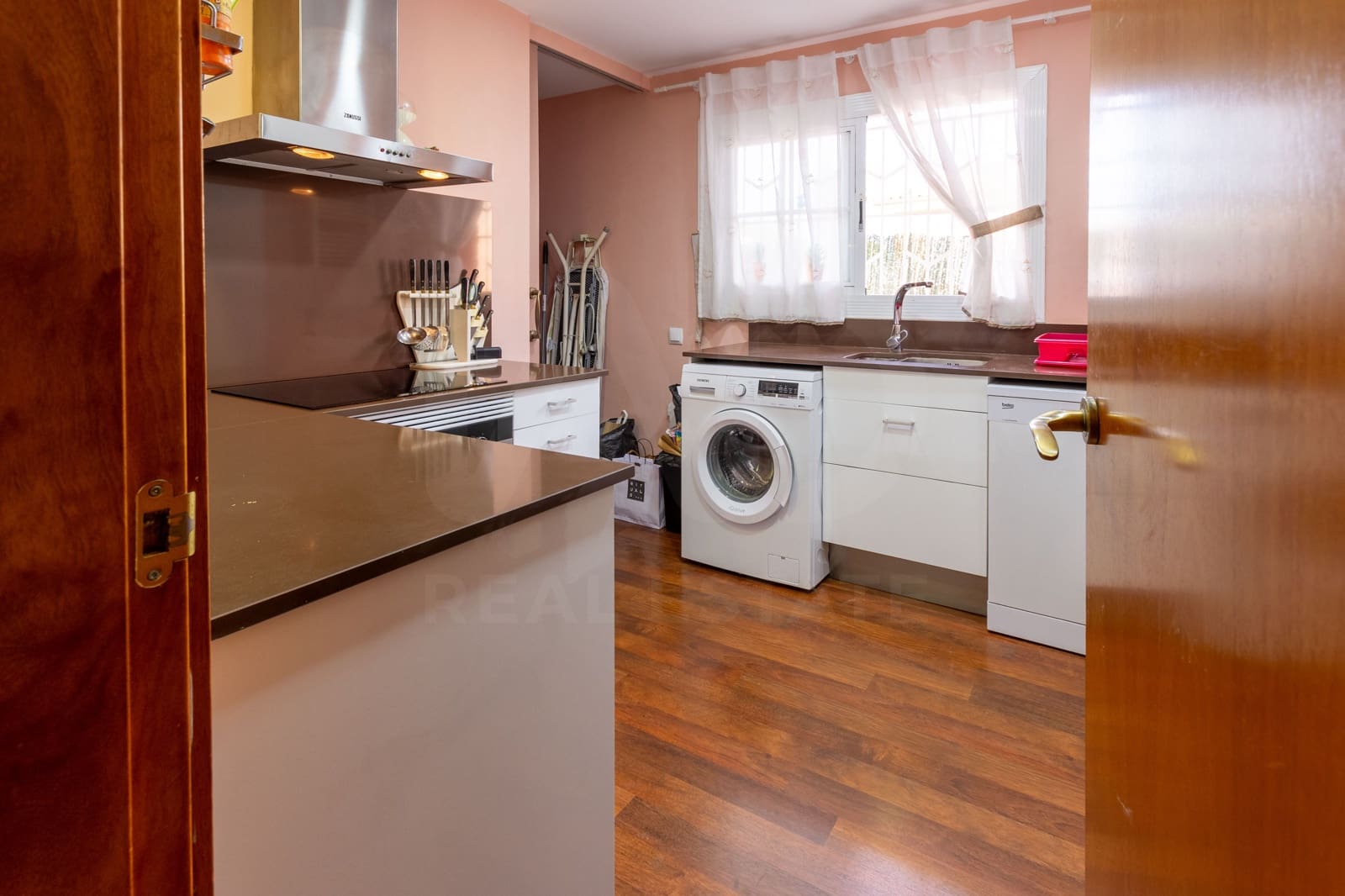 5 bedroom Terraced Villa for sale in Castelldefels with pool garage - € 975,000 (Ref: 9988290)