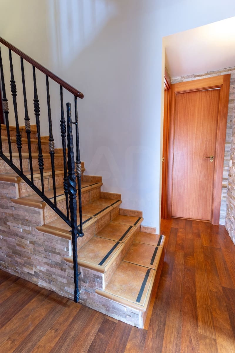 5 bedroom Terraced Villa for sale in Castelldefels with pool garage - € 975,000 (Ref: 9988290)
