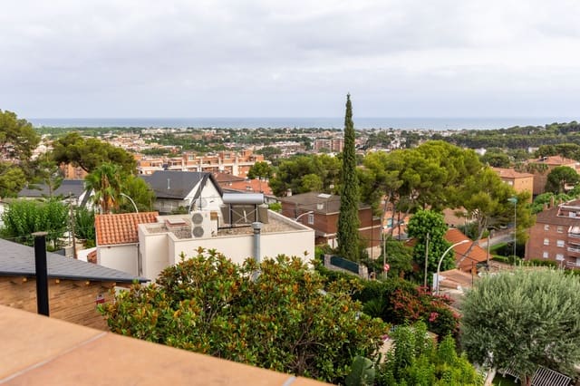 Adosado de 5 habitaciones en Castelldefels en venta con piscina garaje - 895.000 € (Ref: 9988290)