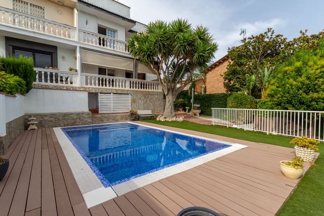 5 makuuhuone Rivitalo myytävänä paikassa Castelldefels mukana uima-altaan 
autotalli - 975 000 € (Ref: 9988290)
