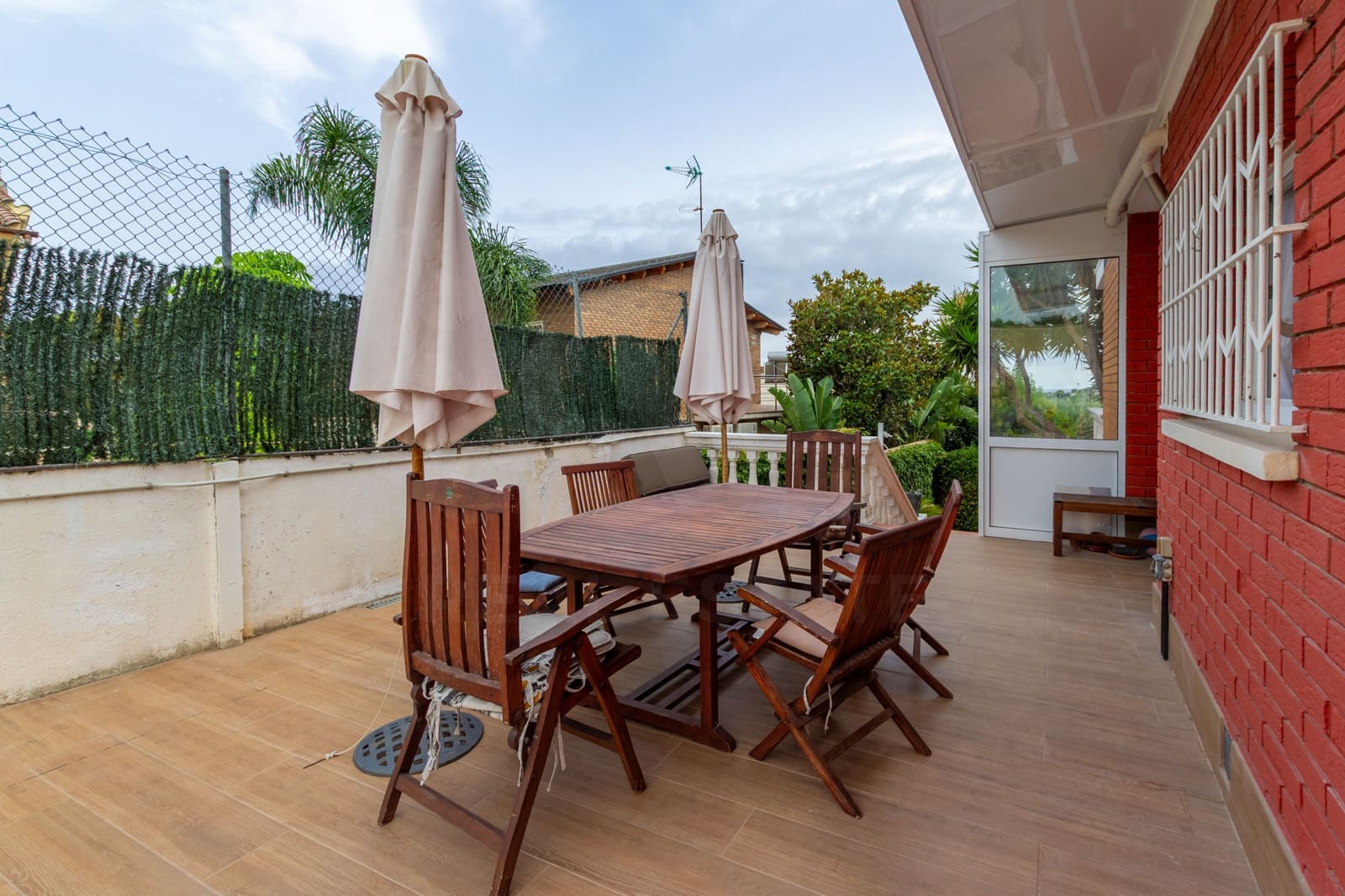 5 bedroom Terraced Villa for sale in Castelldefels with pool garage - € 975,000 (Ref: 9988290)